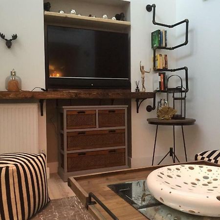 Spacious 1 Bedroom Split Level Old Pub Conversion Tower Bridge ロンドン エクステリア 写真