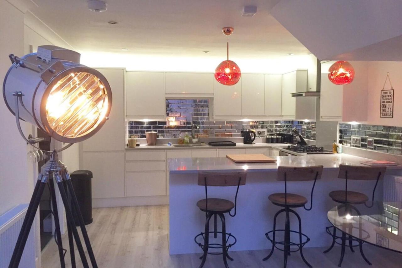 Spacious 1 Bedroom Split Level Old Pub Conversion Tower Bridge ロンドン エクステリア 写真