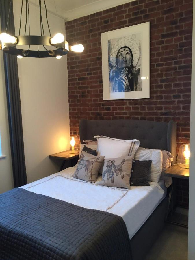Spacious 1 Bedroom Split Level Old Pub Conversion Tower Bridge ロンドン エクステリア 写真