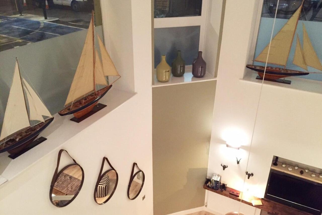 Spacious 1 Bedroom Split Level Old Pub Conversion Tower Bridge ロンドン エクステリア 写真