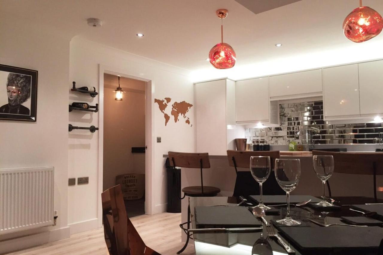 Spacious 1 Bedroom Split Level Old Pub Conversion Tower Bridge ロンドン エクステリア 写真