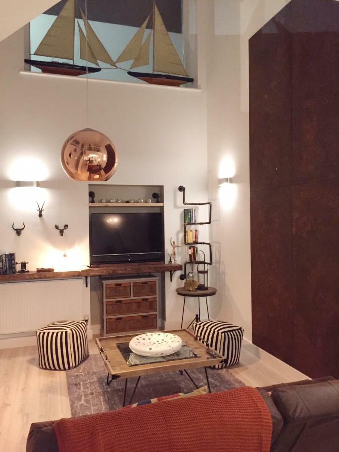 Spacious 1 Bedroom Split Level Old Pub Conversion Tower Bridge ロンドン エクステリア 写真